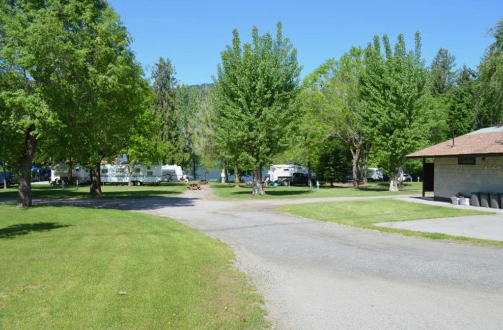 Skands Campground Christina Lake ภายนอก รูปภาพ